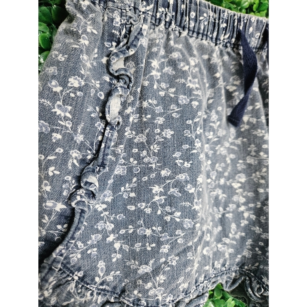 FREE WHEN ADDED TO BUNDLE - Gap Girls shorts